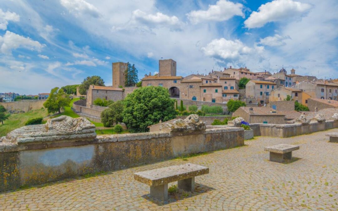 IL LAGO DI VICO E IL BORGO DI TUSCANIA